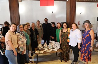 Zeytin Dalından Sırlı Gurbete Çini Sergisi Gemliklilerle Buluştu